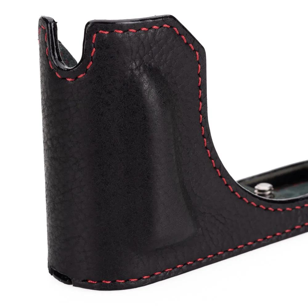 Arte di Mano Leica Q3 Half Case (Type 1-SD, Screw Secured) - Rally Black with Red Stitching