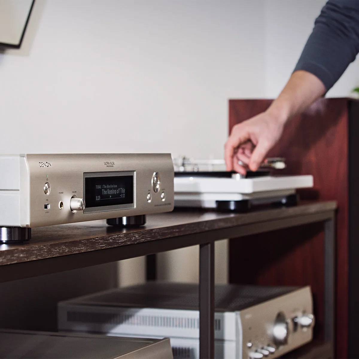 Denon DNP-2000NE Network Player with Ultra AL32 Processing and HEOS Built-In (Silver)
