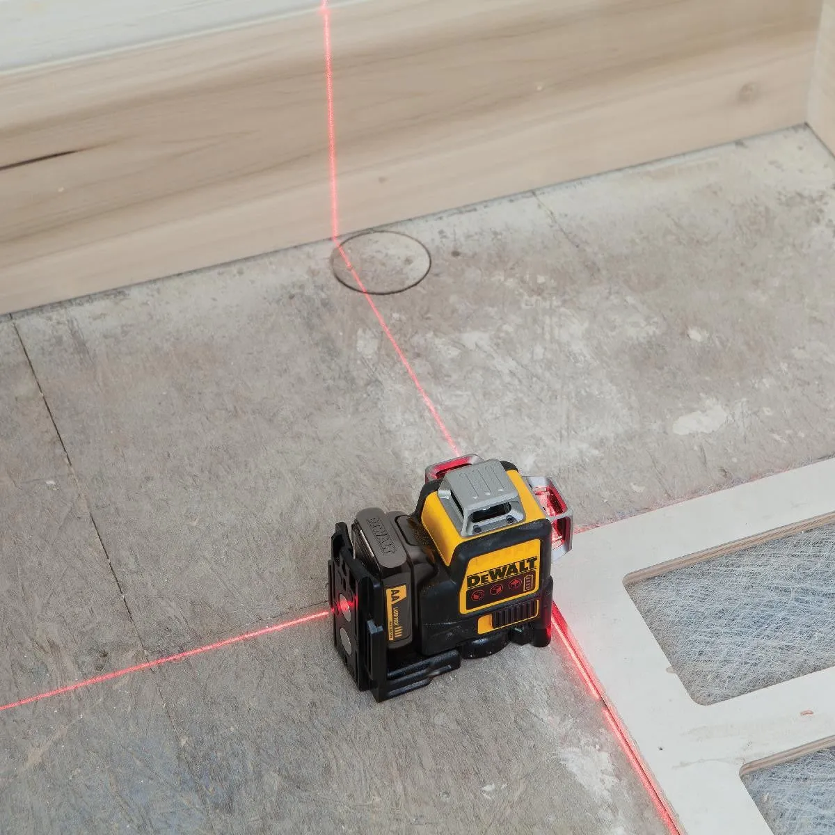 DeWalt DW089LR 12V 3 x 360 Degree Red Line Laser