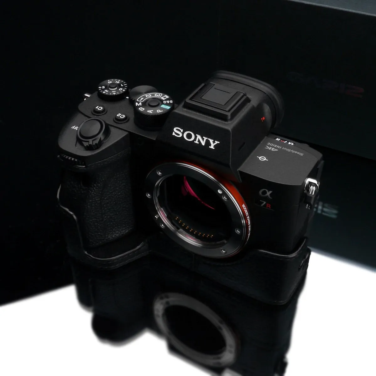 Gariz Black XS-CHA7RM4BK Genuine Leather Half Case for Sony A7RIV