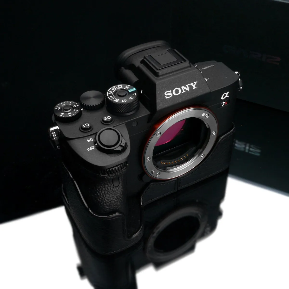 Gariz Black XS-CHA7RM4BK Genuine Leather Half Case for Sony A7RIV