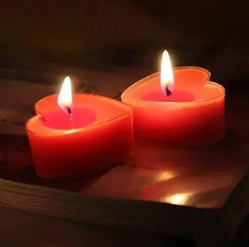 Giftrend Wax Romantic Heart-Shaped Tealight Scented Candles - Rose (Red) 30 Pcs