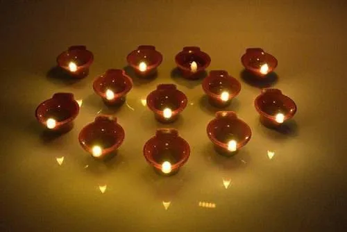 HKJ House Battery Operated Water Sensor Floating Candles LED Flameless Tealight Candles (9)