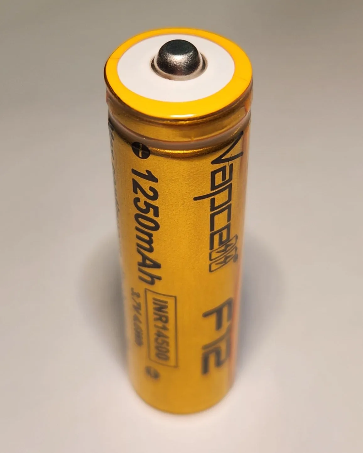 Vapcell F12 14500 1250 mAh 3A Rechargeable Lithium-Ion Battery *** HAS TO BE SHIPPED WITH FLASHLIGHT   FEDEX ***